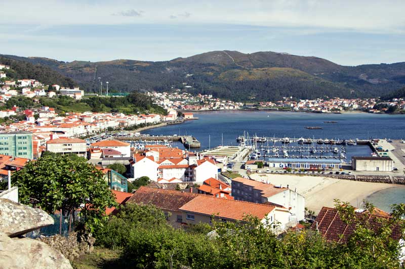 O porto é o centro da actividade económica...